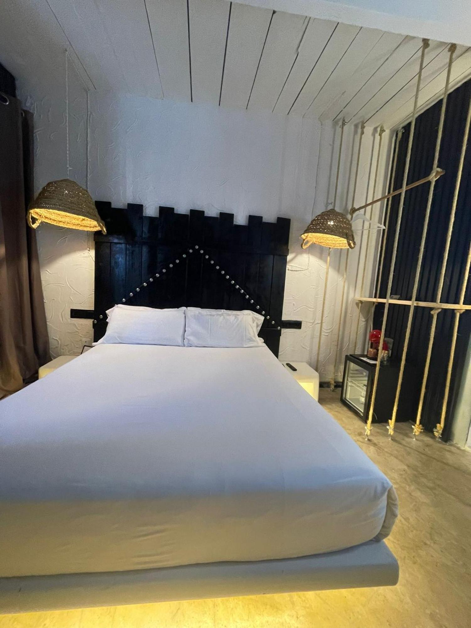 Paiise Hotels Sant Francesc de s'Estany Exteriör bild